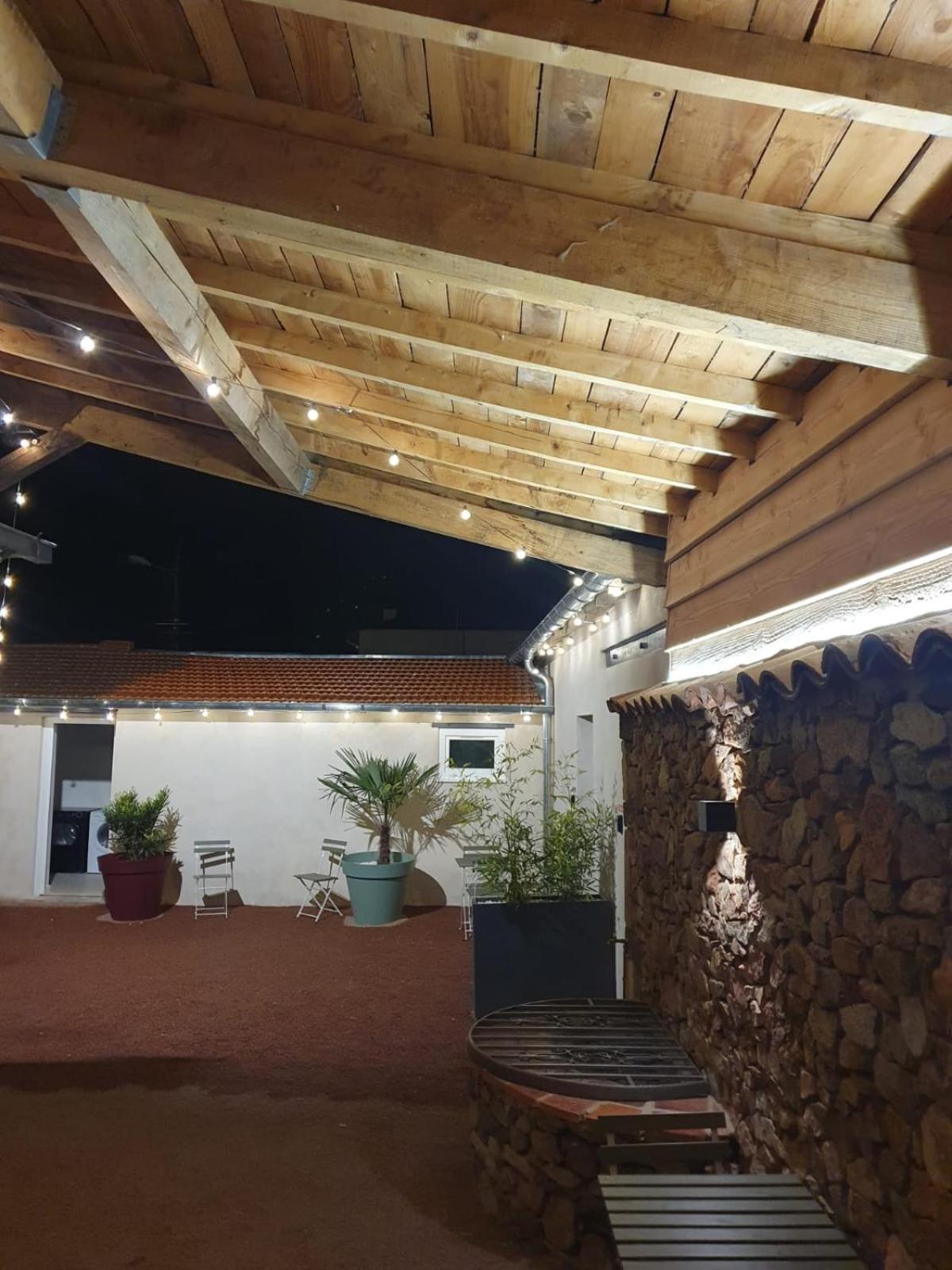 Le Boheme, Sauna & Spa Riorges Exteriör bild