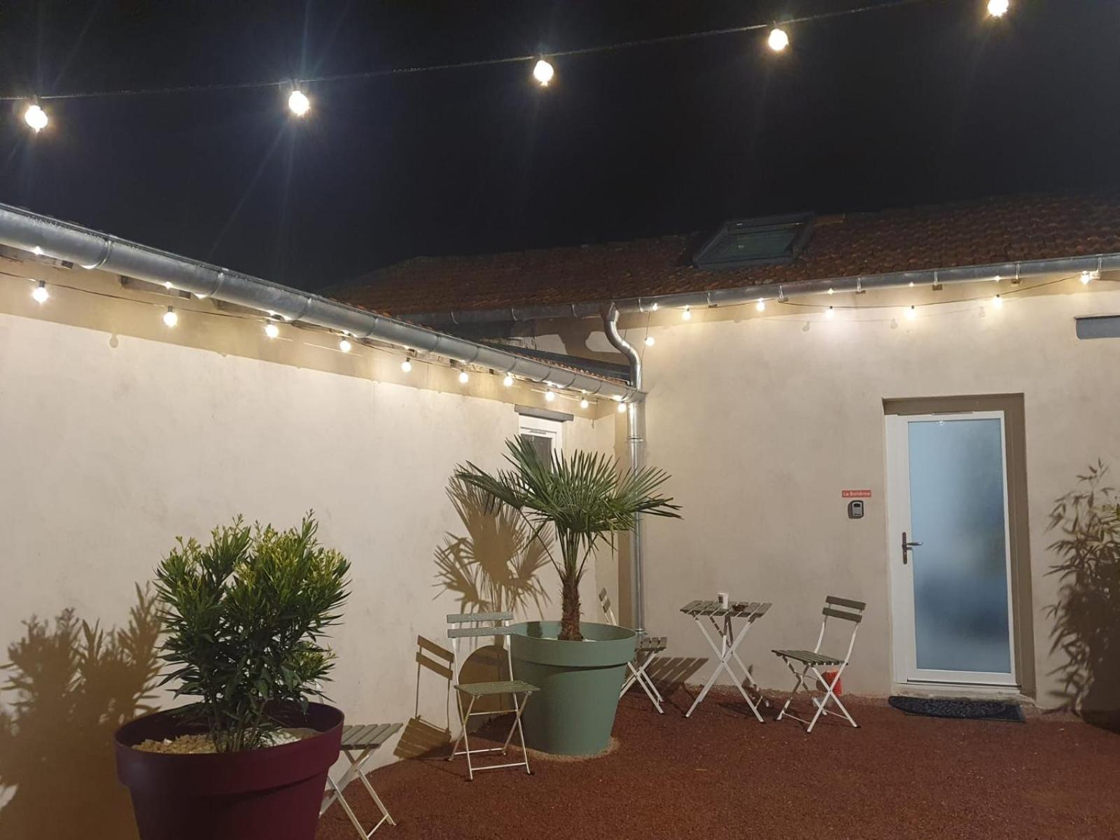 Le Boheme, Sauna & Spa Riorges Exteriör bild