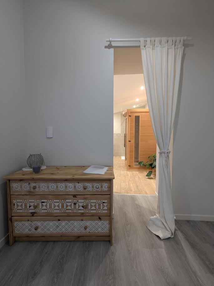 Le Boheme, Sauna & Spa Riorges Exteriör bild
